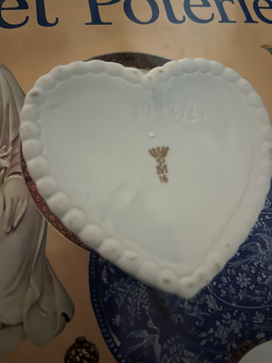 1942 french porcelaine heart shaped trinketbox