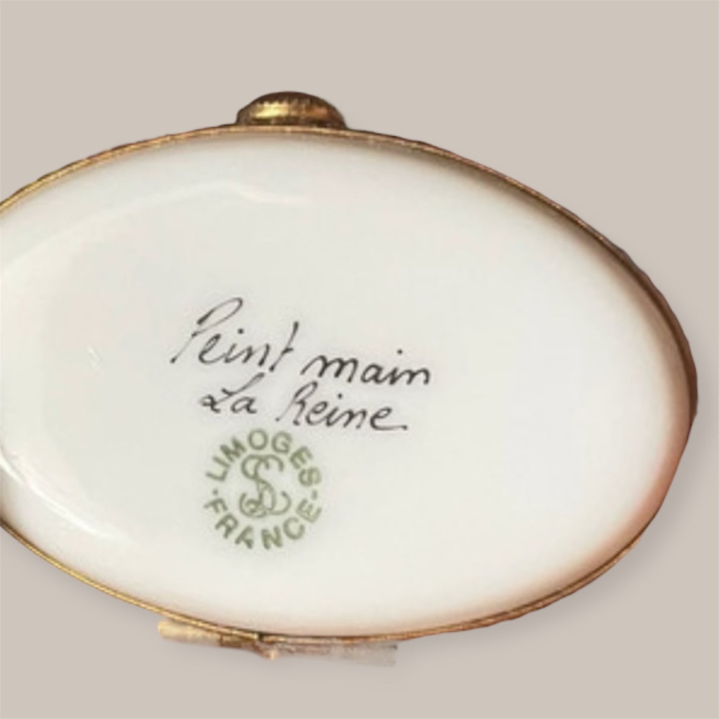 Lovely Limoges trincketbox playing cat