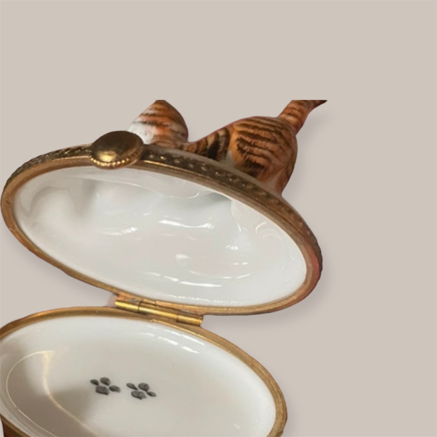 Lovely Limoges trincketbox playing cat