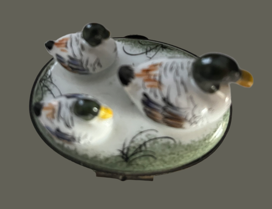 Lovely Limoges trincketbox duck and ducklings