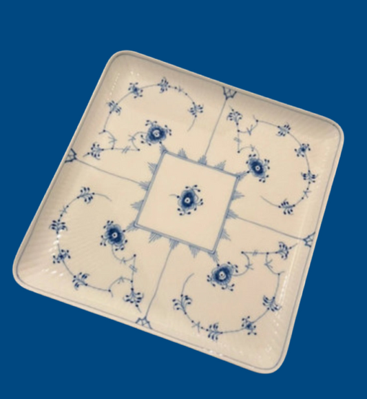 Square serving dish