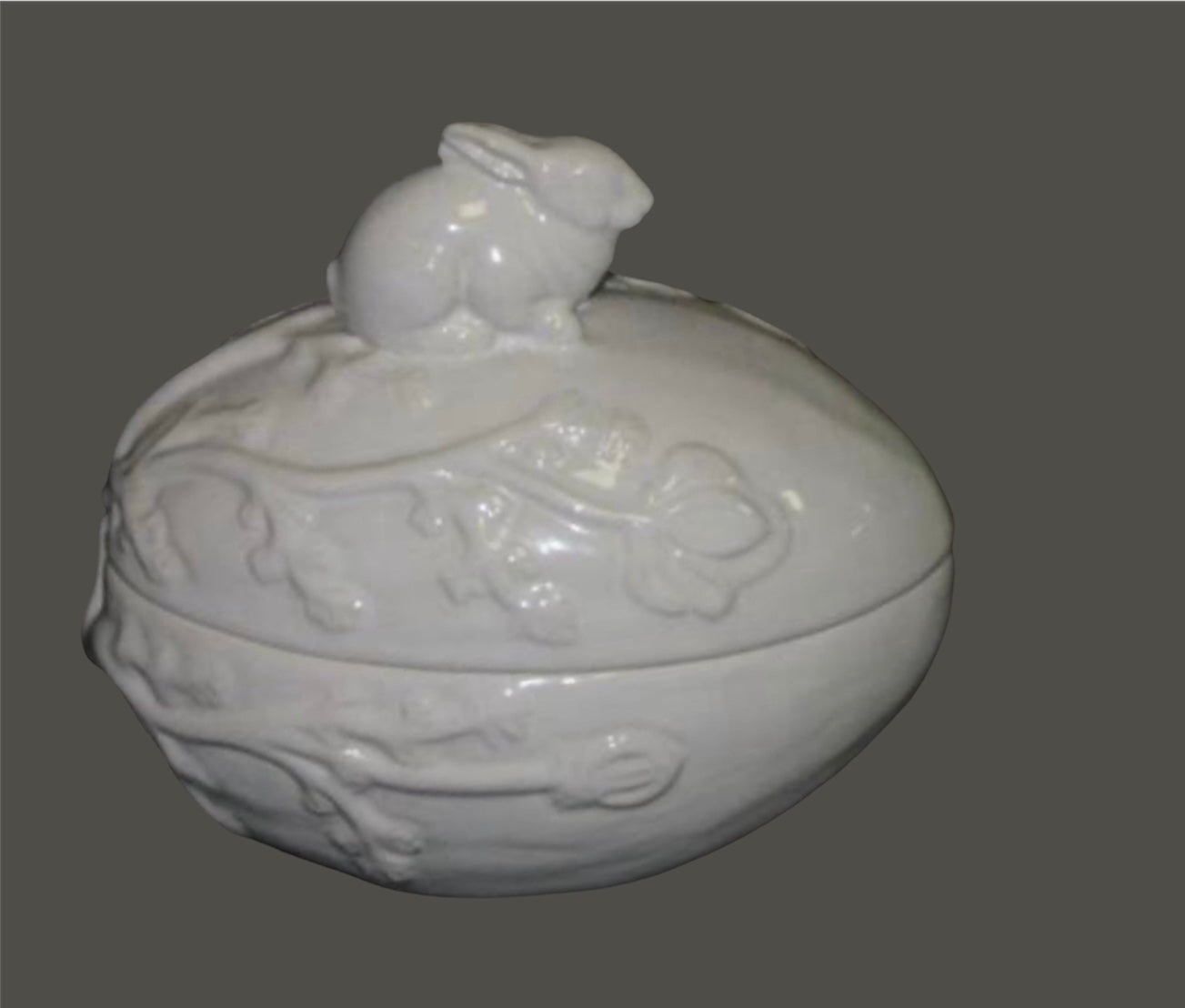 Bordallo Pinheiro big white vintage box egg with rabbit ๐ bunny ๐ฐ