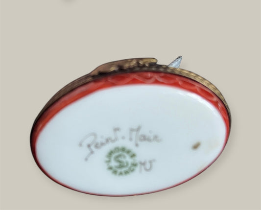 Lovely Limoges oval trincketbox pigeon french handpainted porcelain