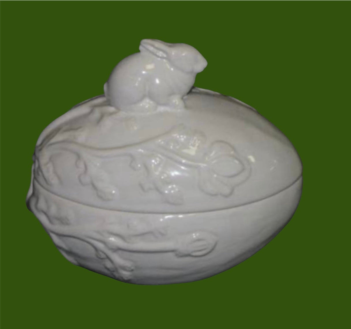 Bordallo Pinheiro big white vintage box egg with rabbit ๐ bunny ๐ฐ