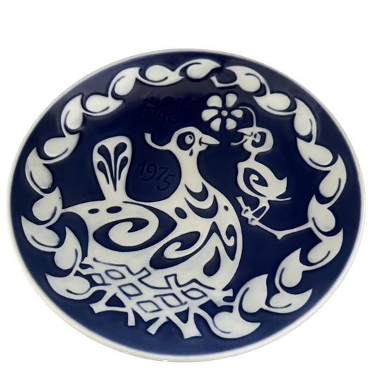 Royal Copenhagen wall plate 15 cm bird Mother’s Day 1975