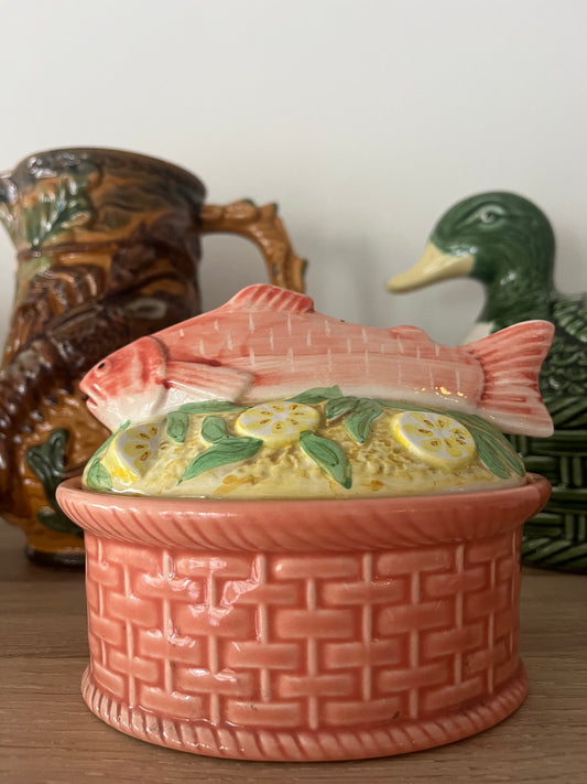 GEO midcentury salmon and citrus tureen