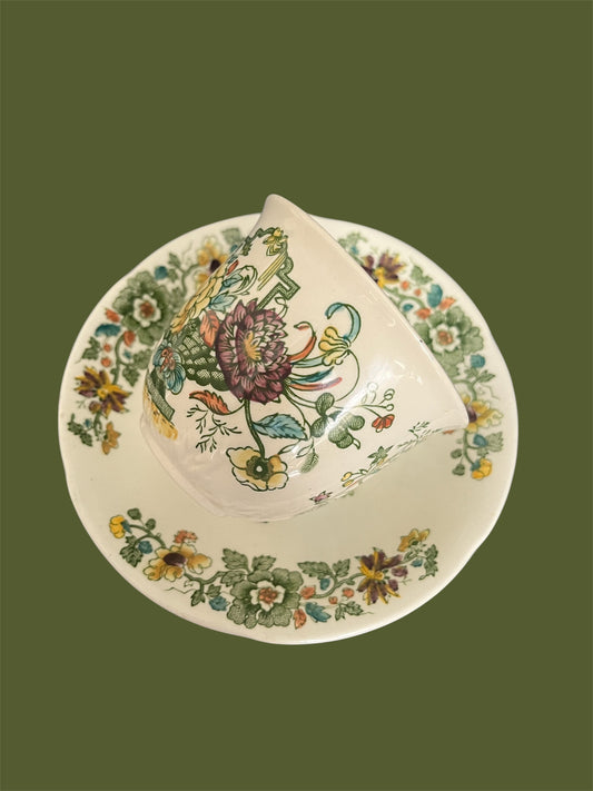 Masonās Strathmore England tea cup and saucer