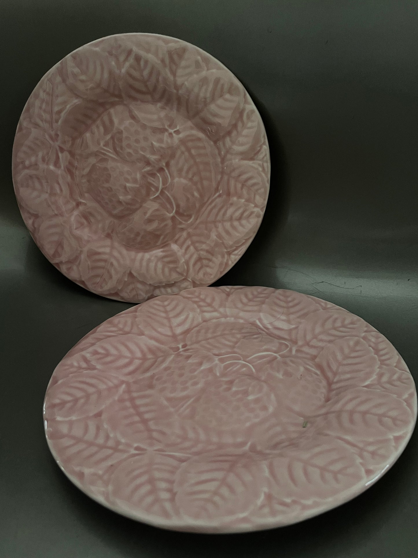 Vintage pink majolica dessert plate Bordallo Pinheiro strawberry ๐