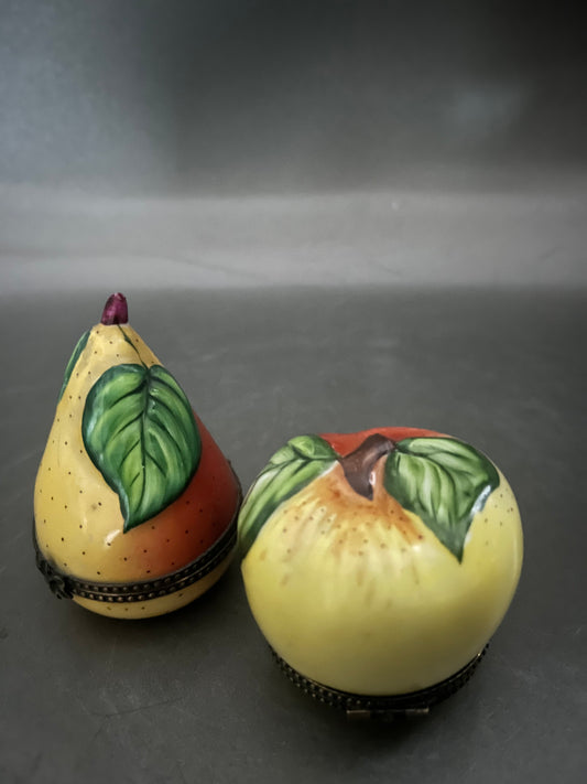 Lovely Limoges vintage set trincketbox apple pear