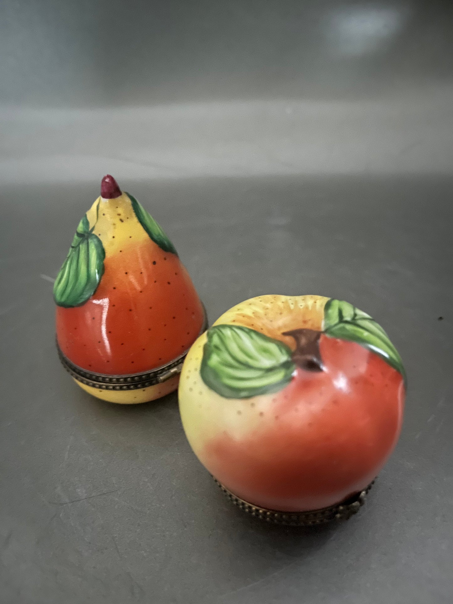 Lovely Limoges vintage set trincketbox apple pear