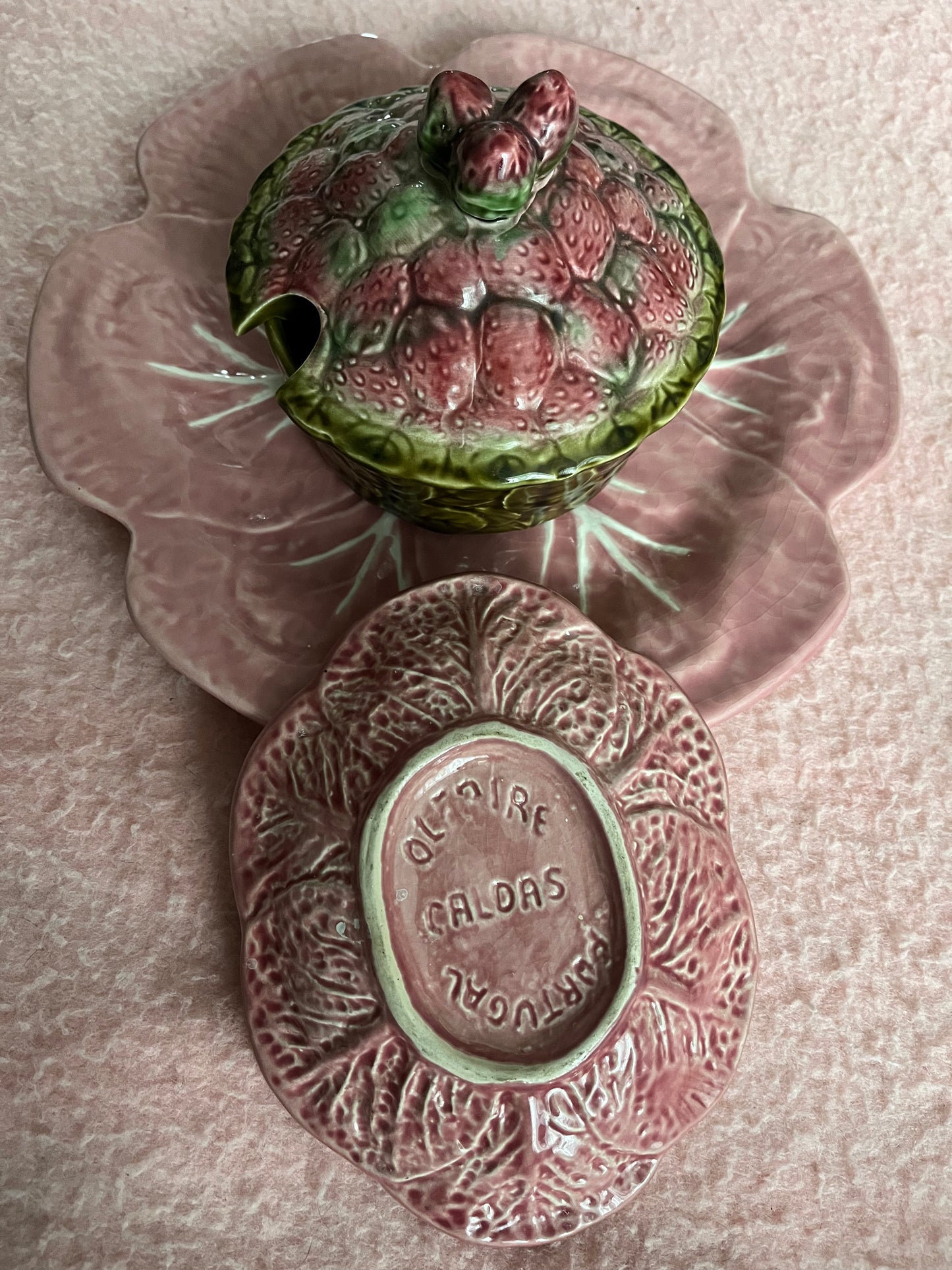 Pink portugese cabbage bowl barbotine