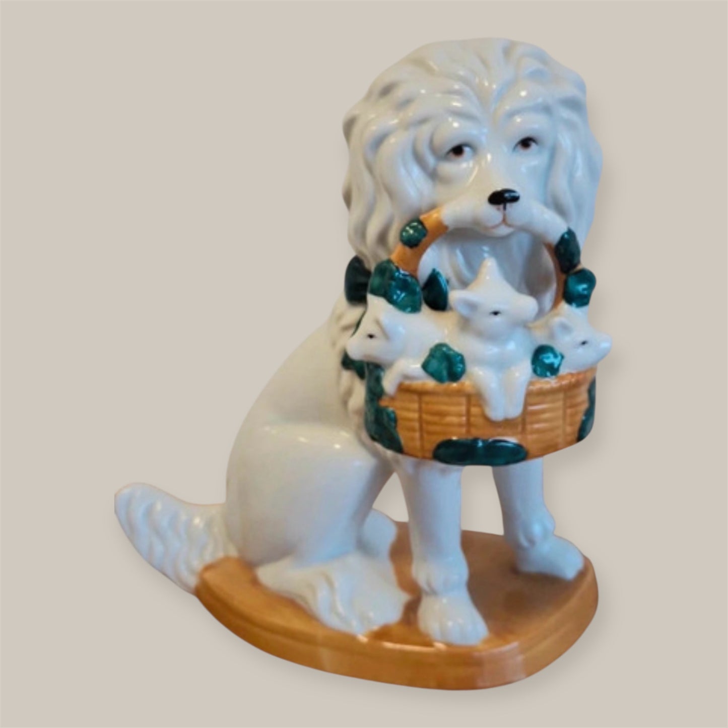 Dog statue with basket little piggs
