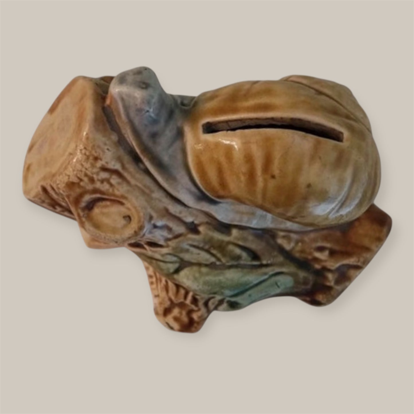 Onnaing moneybank C1900 majolica