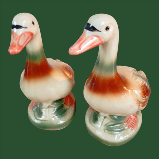Set of 2 vintage ceramic duck statues 21 cm