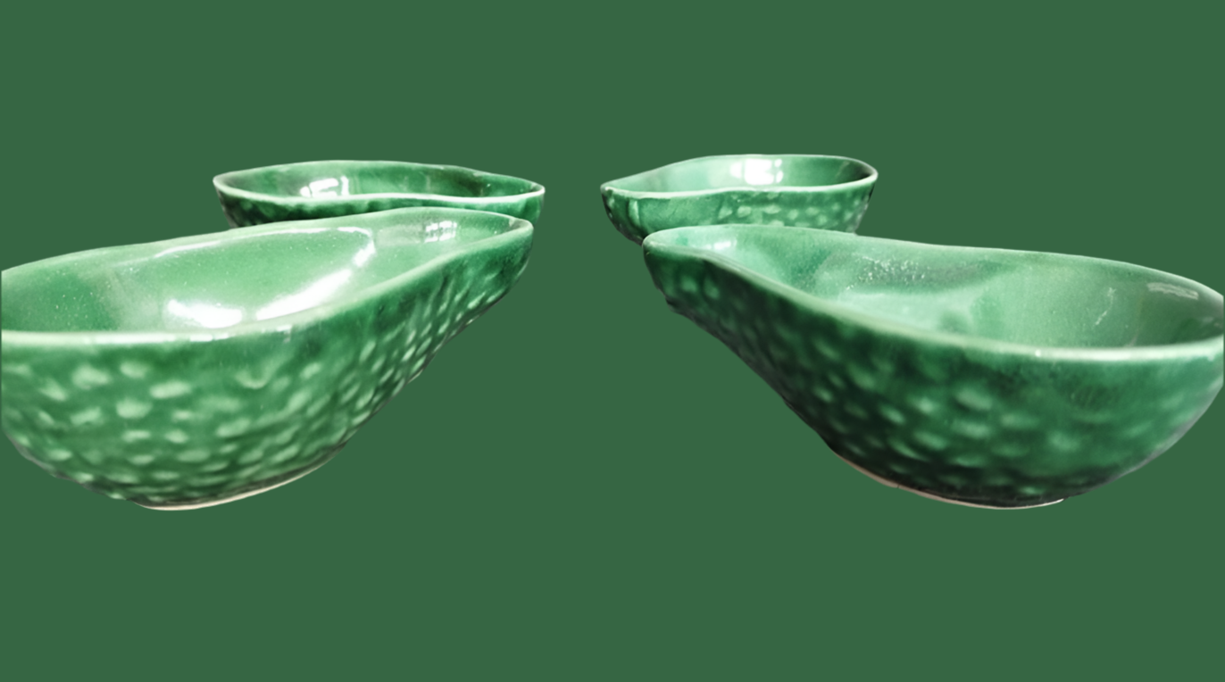 Set of 4 antique Portugese majolica avocado bowls 13 cm