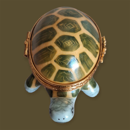 Limoges France trincketbox turtle paint main
