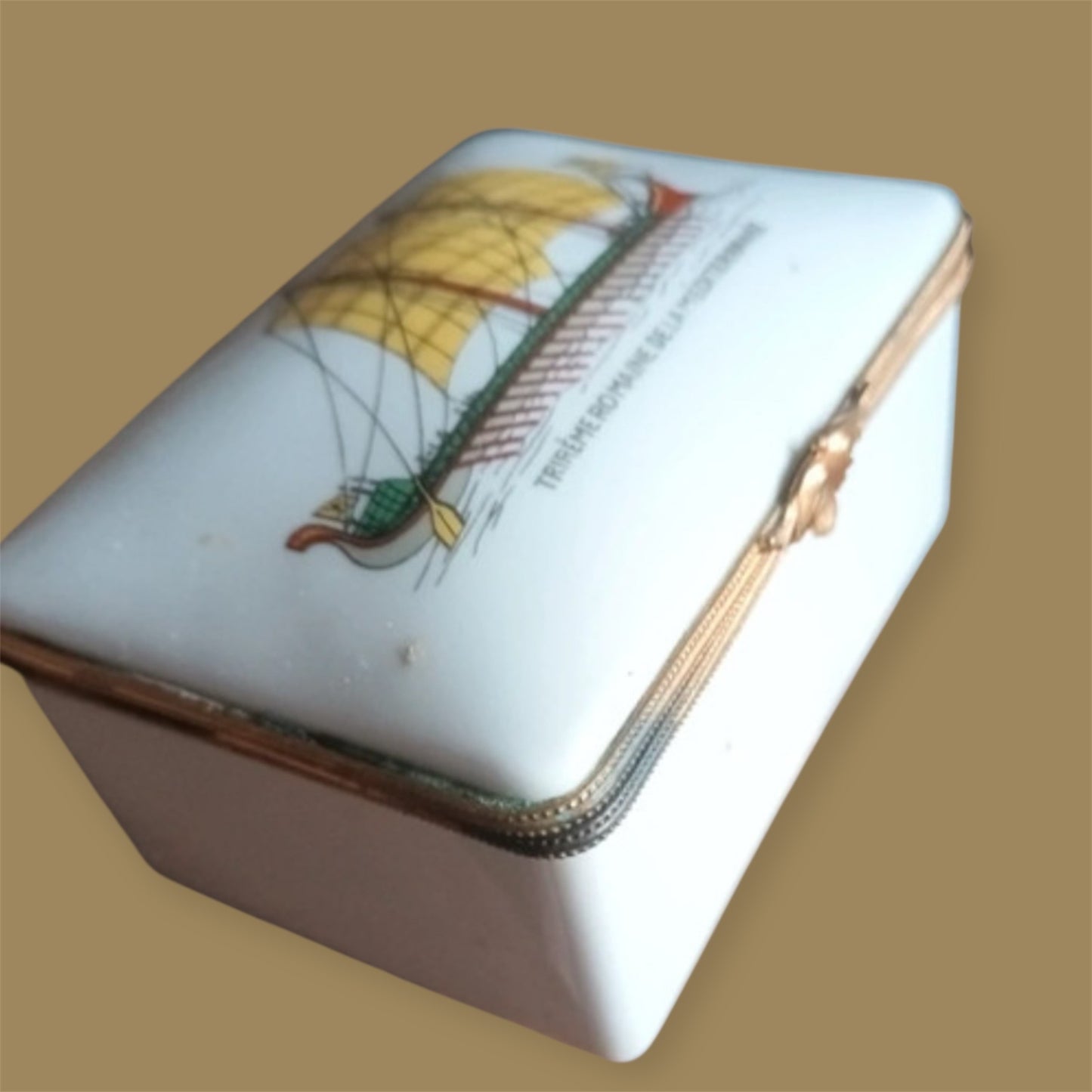 Porcelaine de Paris trincketbox