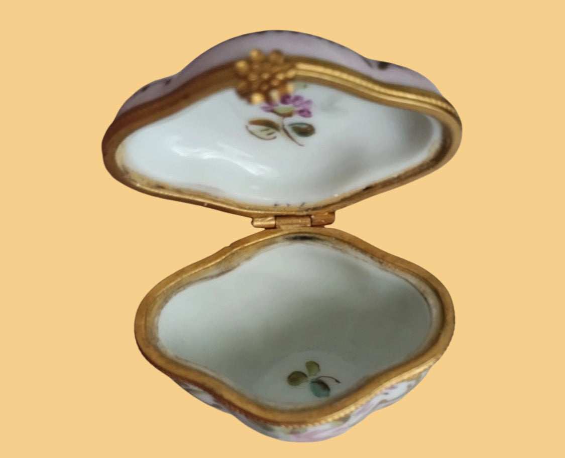 Porcelain floral tricketbox Limoges