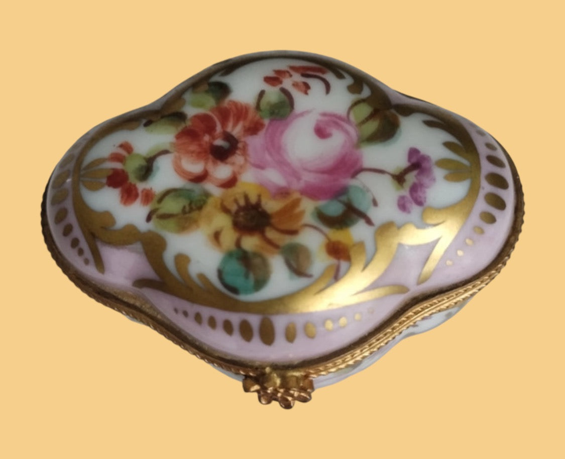 Porcelain floral tricketbox Limoges