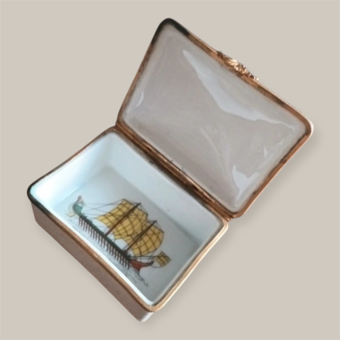 Porcelaine de Paris trincketbox