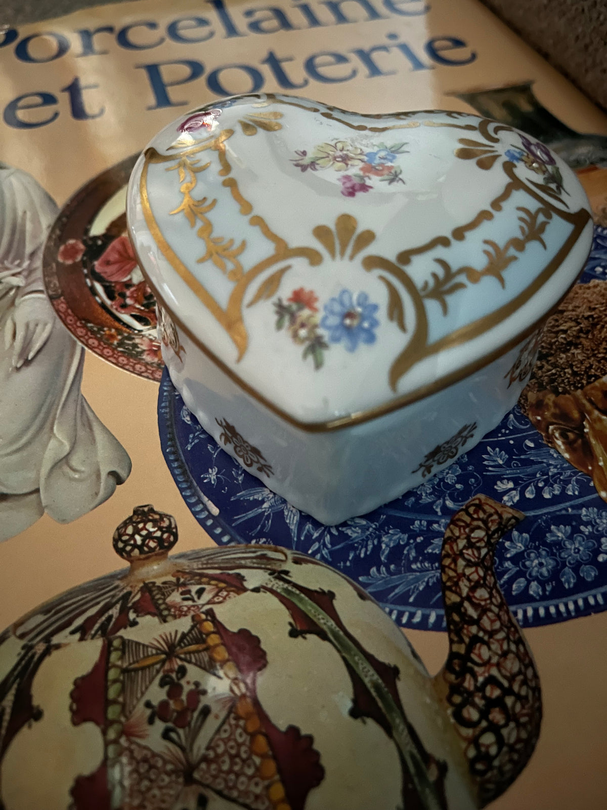 1942 french porcelaine heart shaped trinketbox