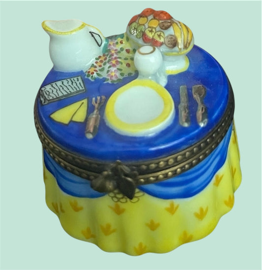 Lovely Limoges trincketbox dressed table