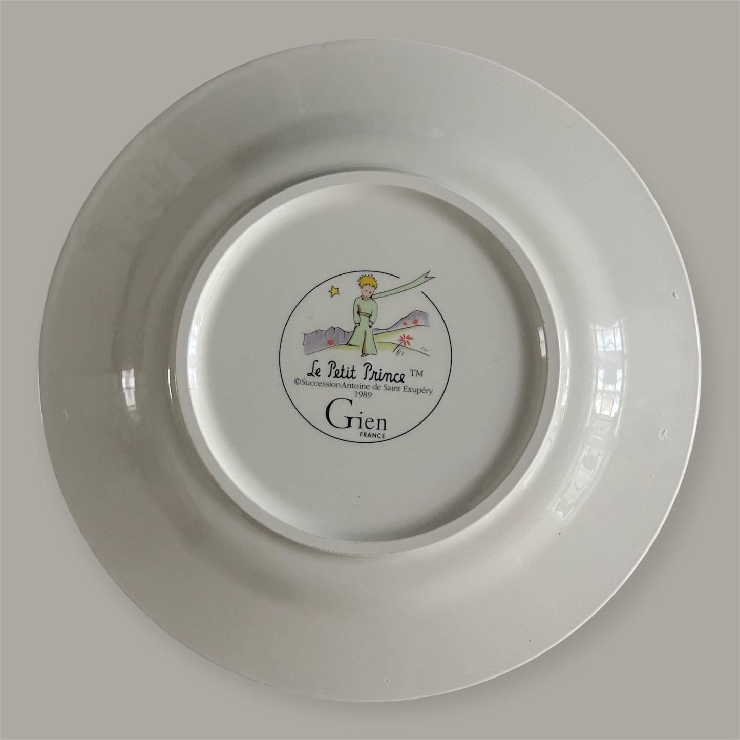Le petit vintage faience prince breakfast plate Gien France