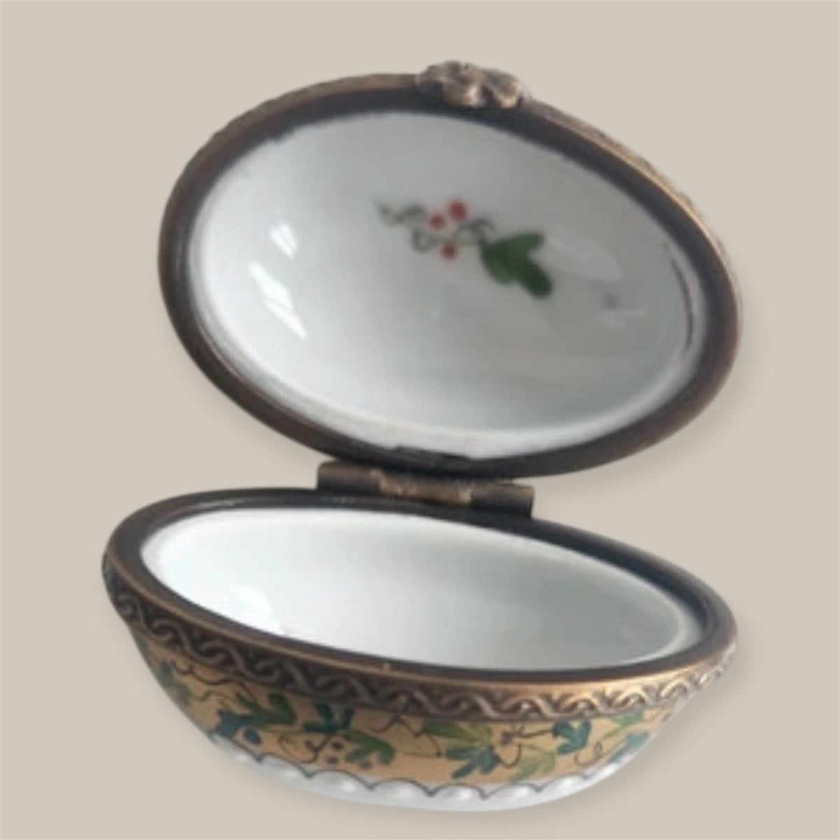 Antique Limoges trincketbox  (ca. 1890–1915) Belle Époque