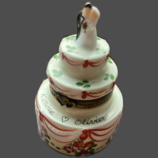 Lovely Trincketbox porcelain Limoges wedding cake