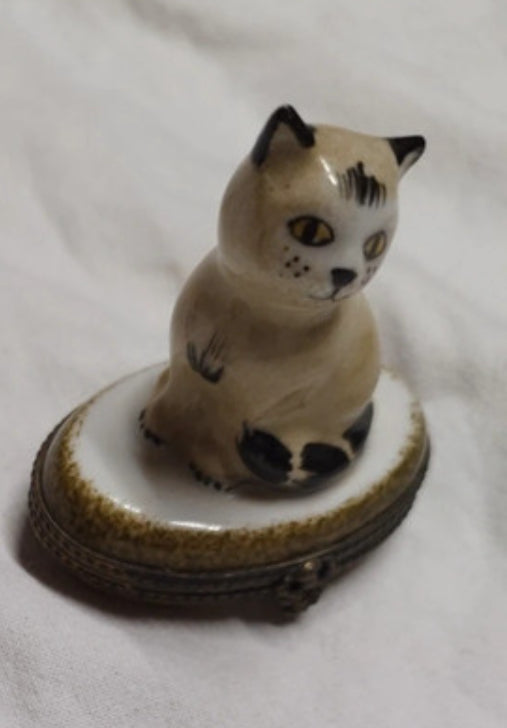Set of 2 Limoges trincketboxes cat