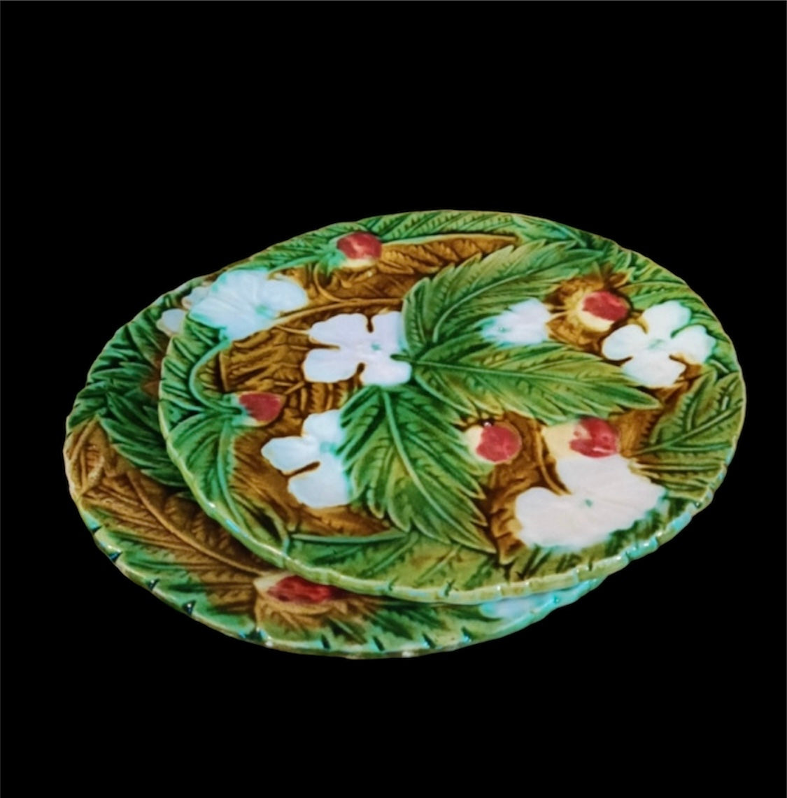 Antique majolica set Strawberry plates Onnaing