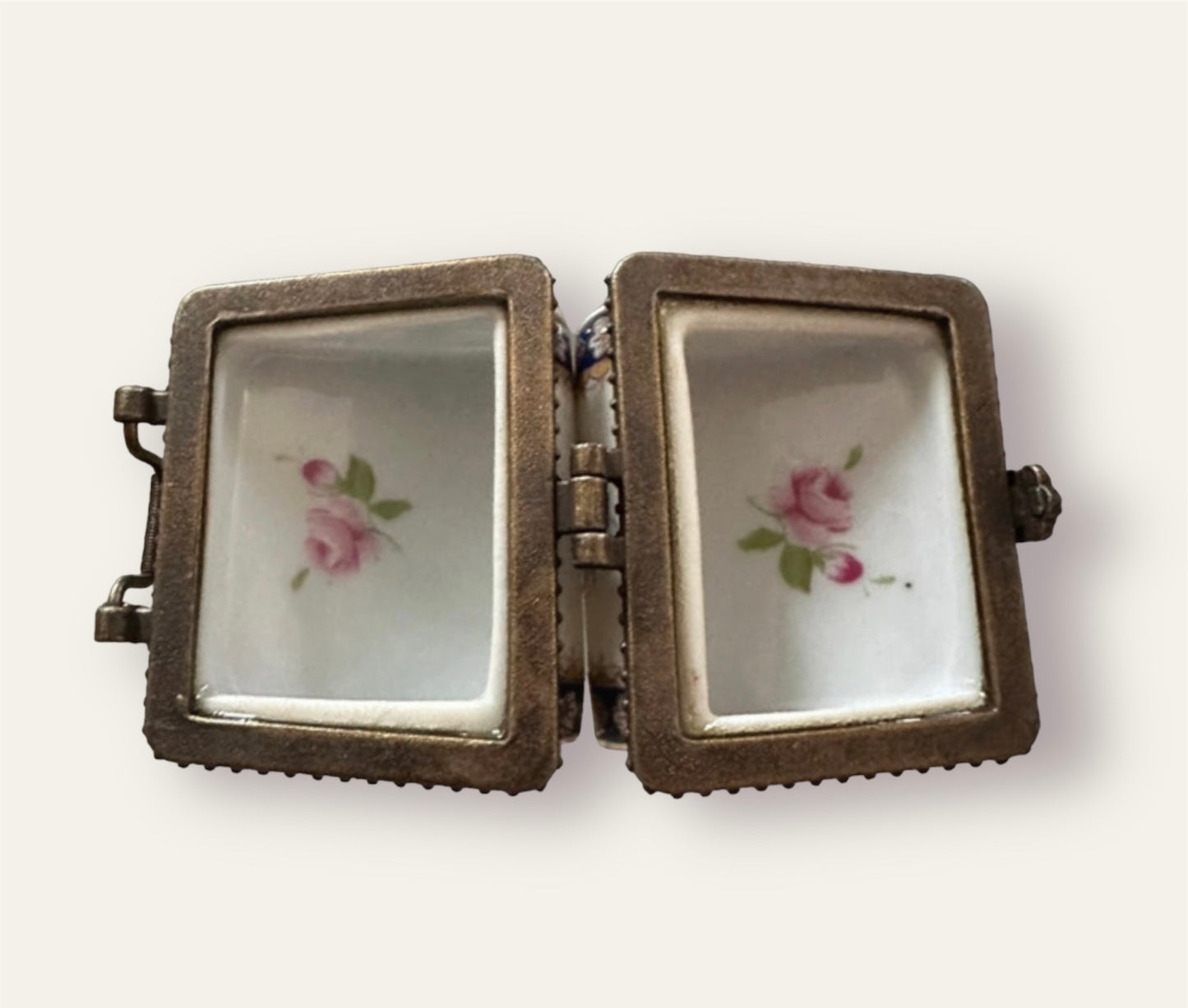 Trincketbox french antique floral decor