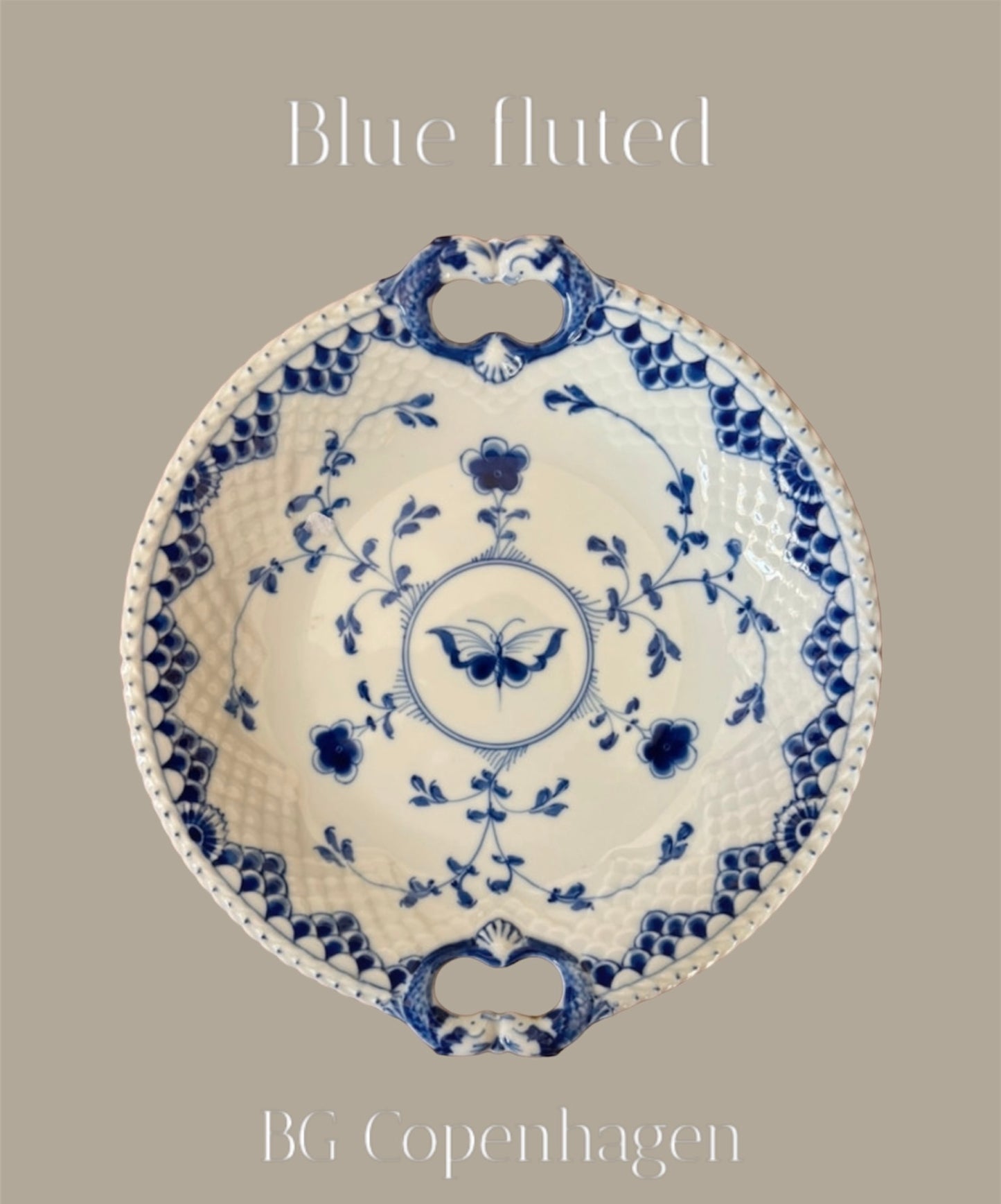 B&G Blue Butterfly 101 Dish with handle 26,5 cm (304) porcelain