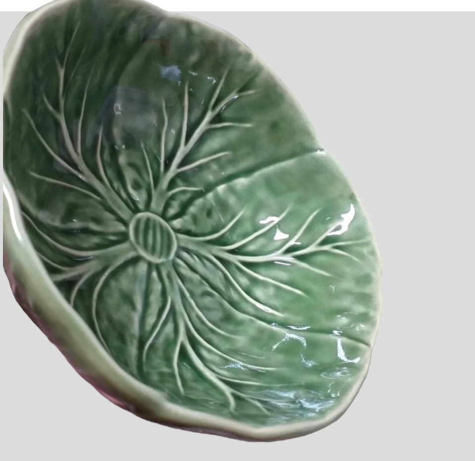 Set 4 majolica cabbage bowls Bordallo Pinheiro