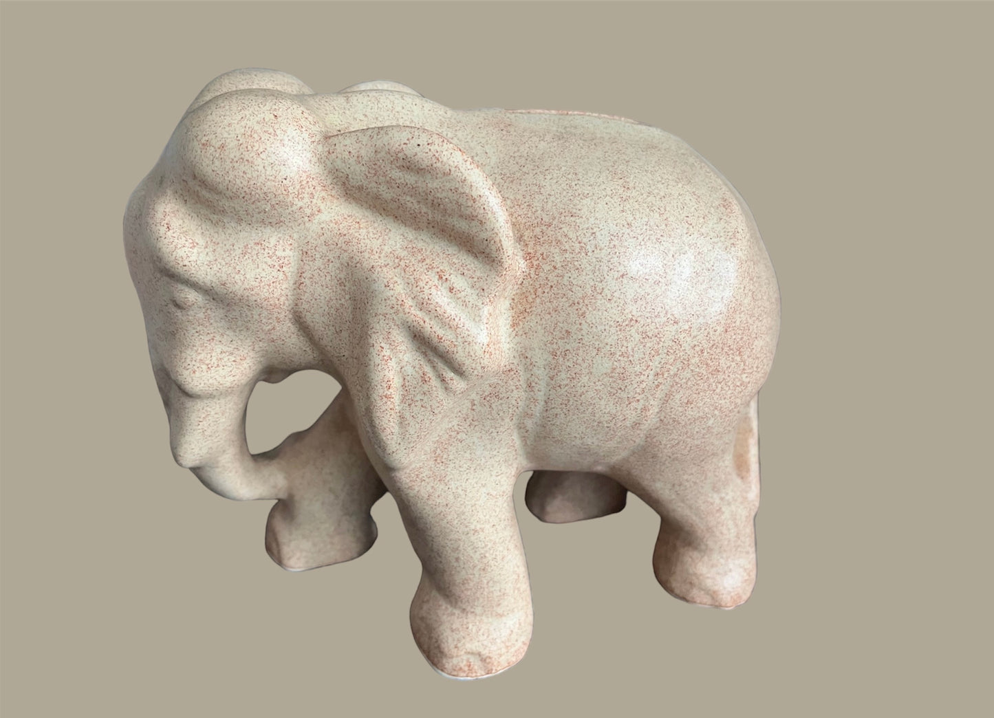 Zoömorfe old coin bank Elephant “a casser”