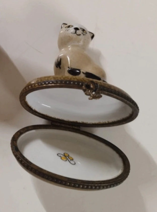 Set of 2 Limoges trincketboxes cat