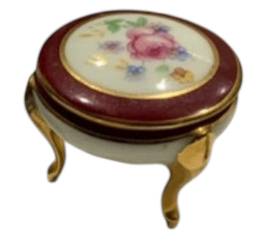 Classic trincketbox footed floral decor, Limoges