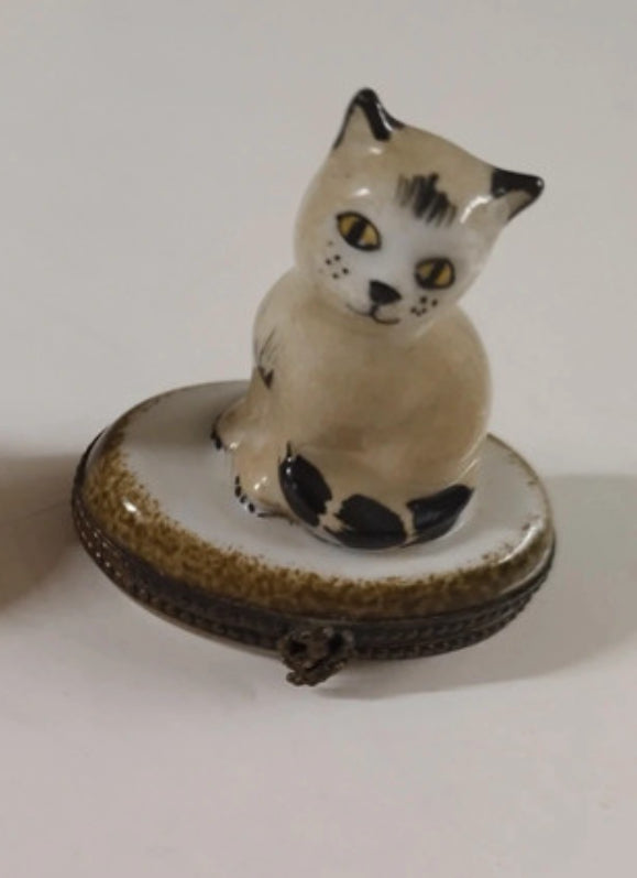 Set of 2 Limoges trincketboxes cat