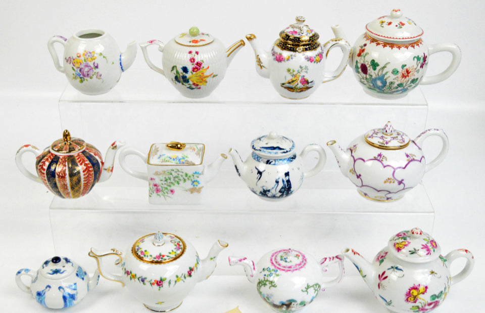 Meissen Small teapot Victoria &  Albert Museum version