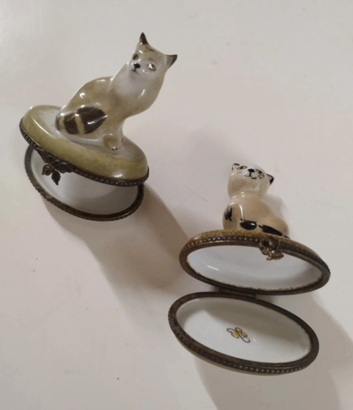 Set of 2 Limoges trincketboxes cat