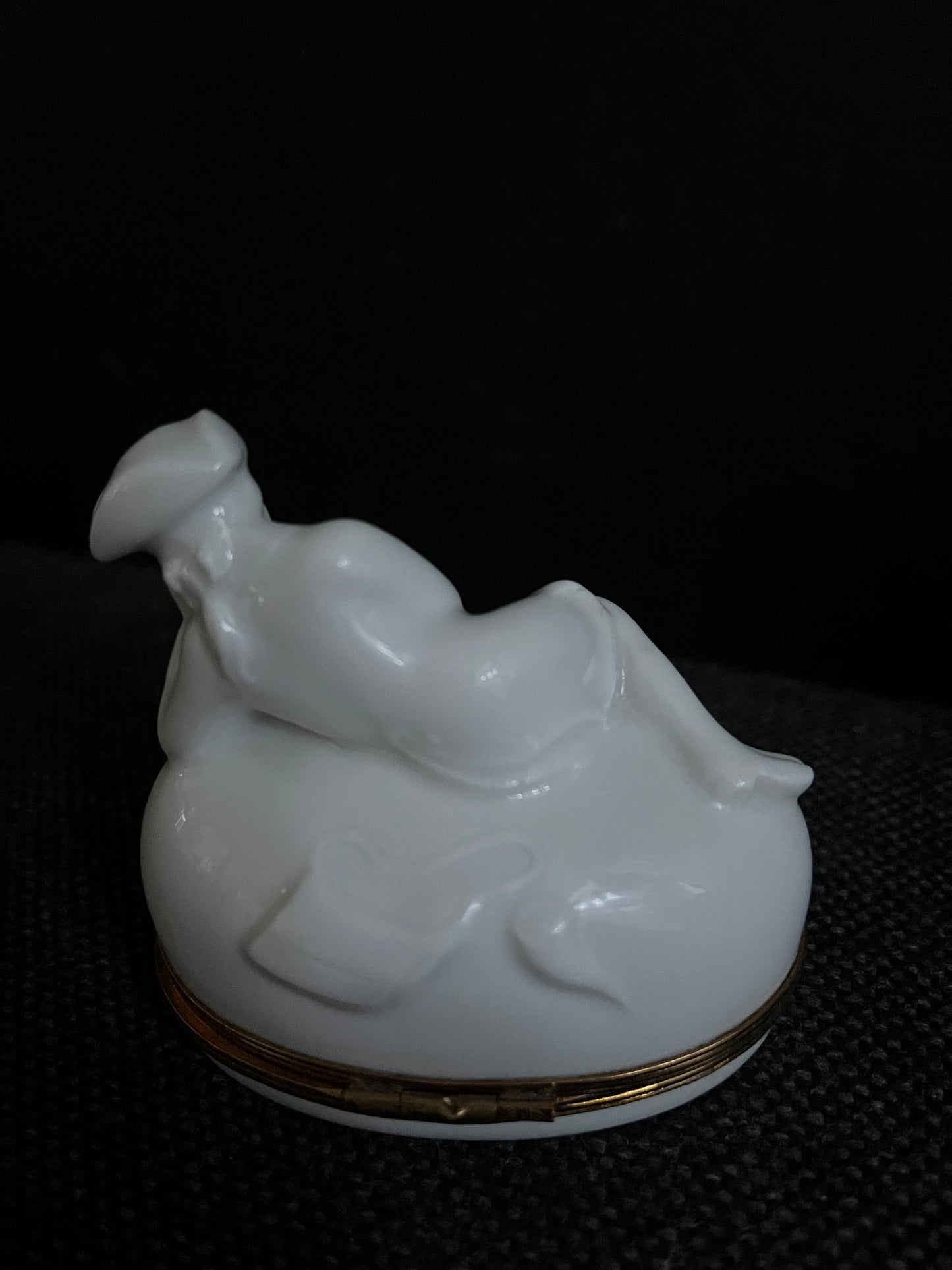 Piotet Limoges France white porselain trincketbox