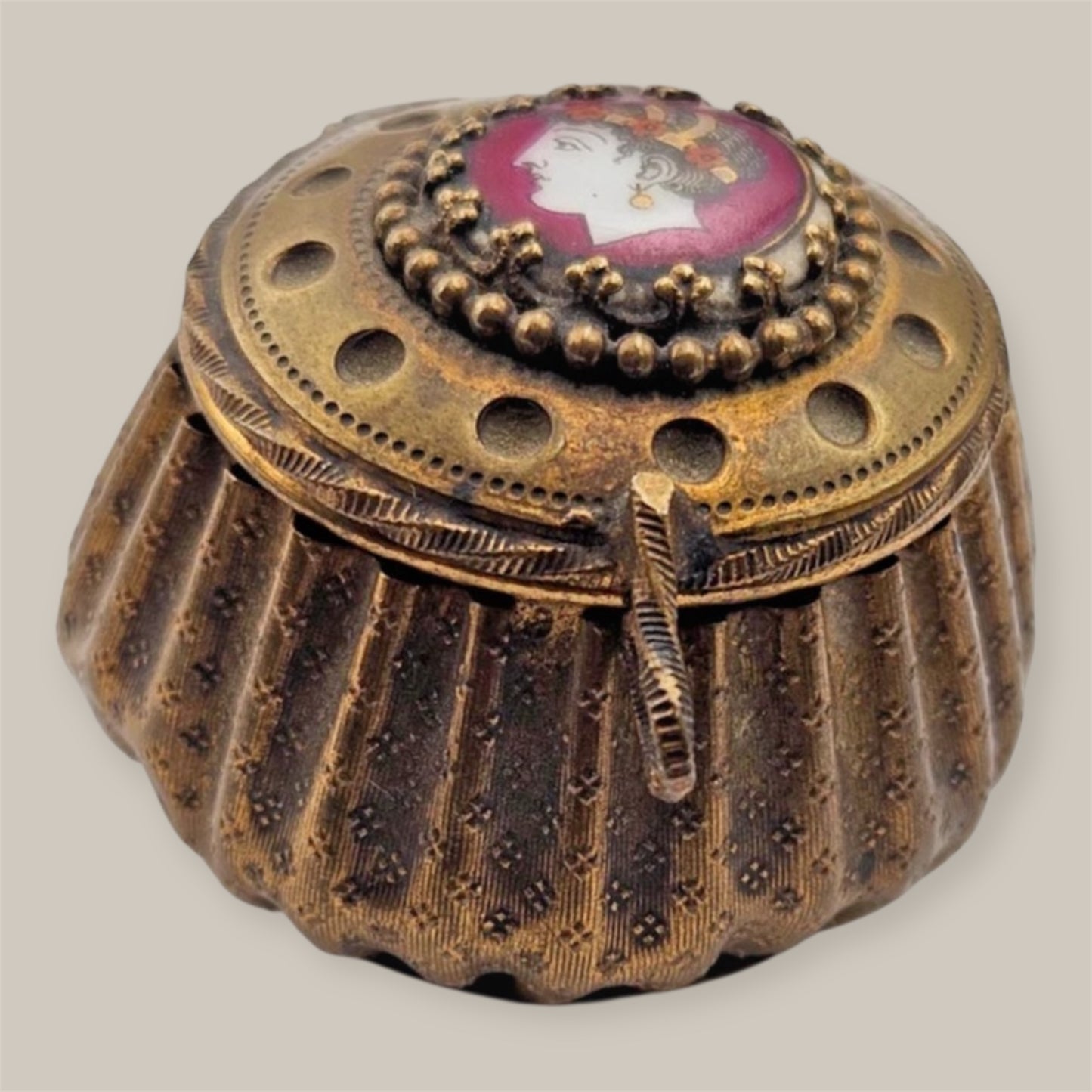 “Antique Woman’s Portrait Snuff Box 19th Century”