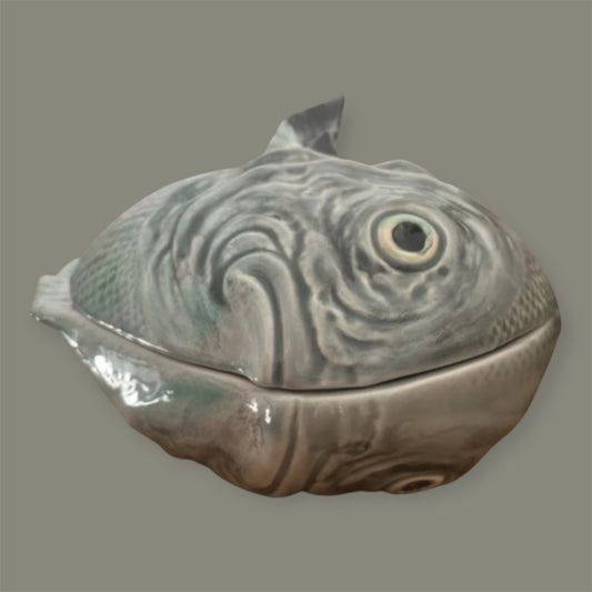 Antique majolica fish tureen Bordalo Pinheiro Portugal faience