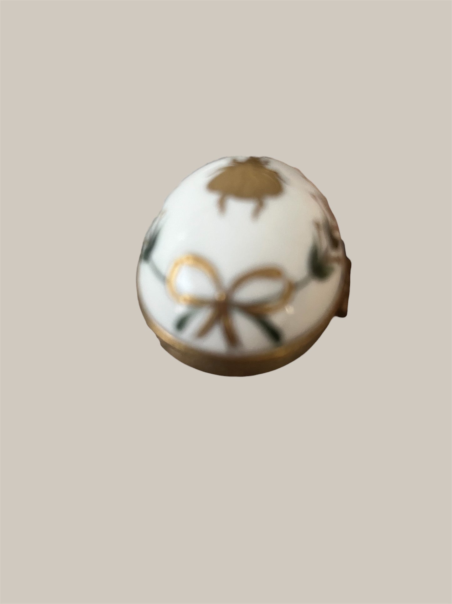 Laure Selignac Paris Limoges egg 24 carat gold trincketbox
