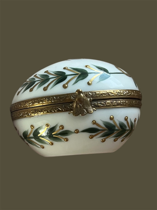 Laure Selignac Paris Limoges egg 24 carat gold trincketbox