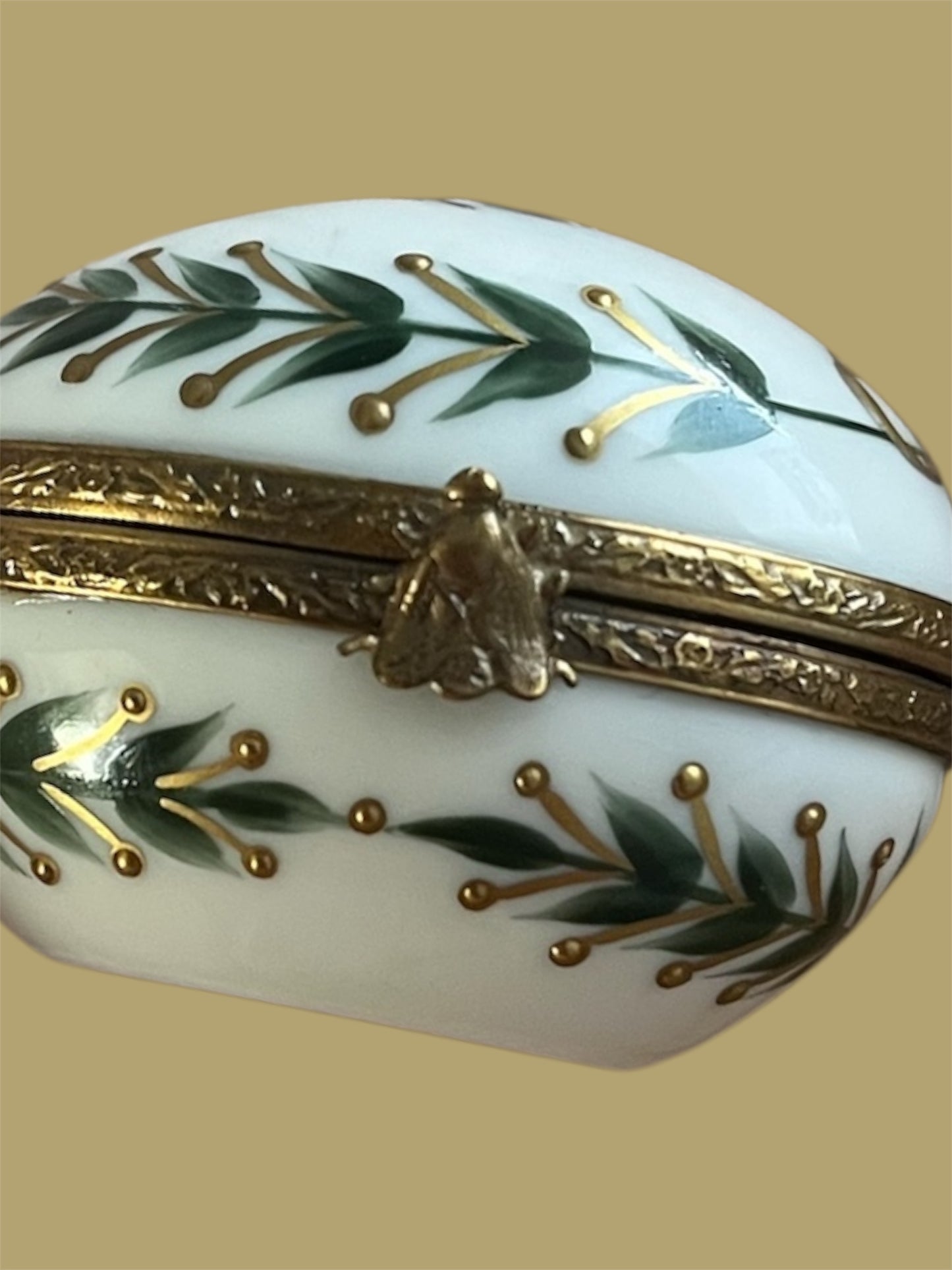 Laure Selignac Paris Limoges egg 24 carat gold trincketbox