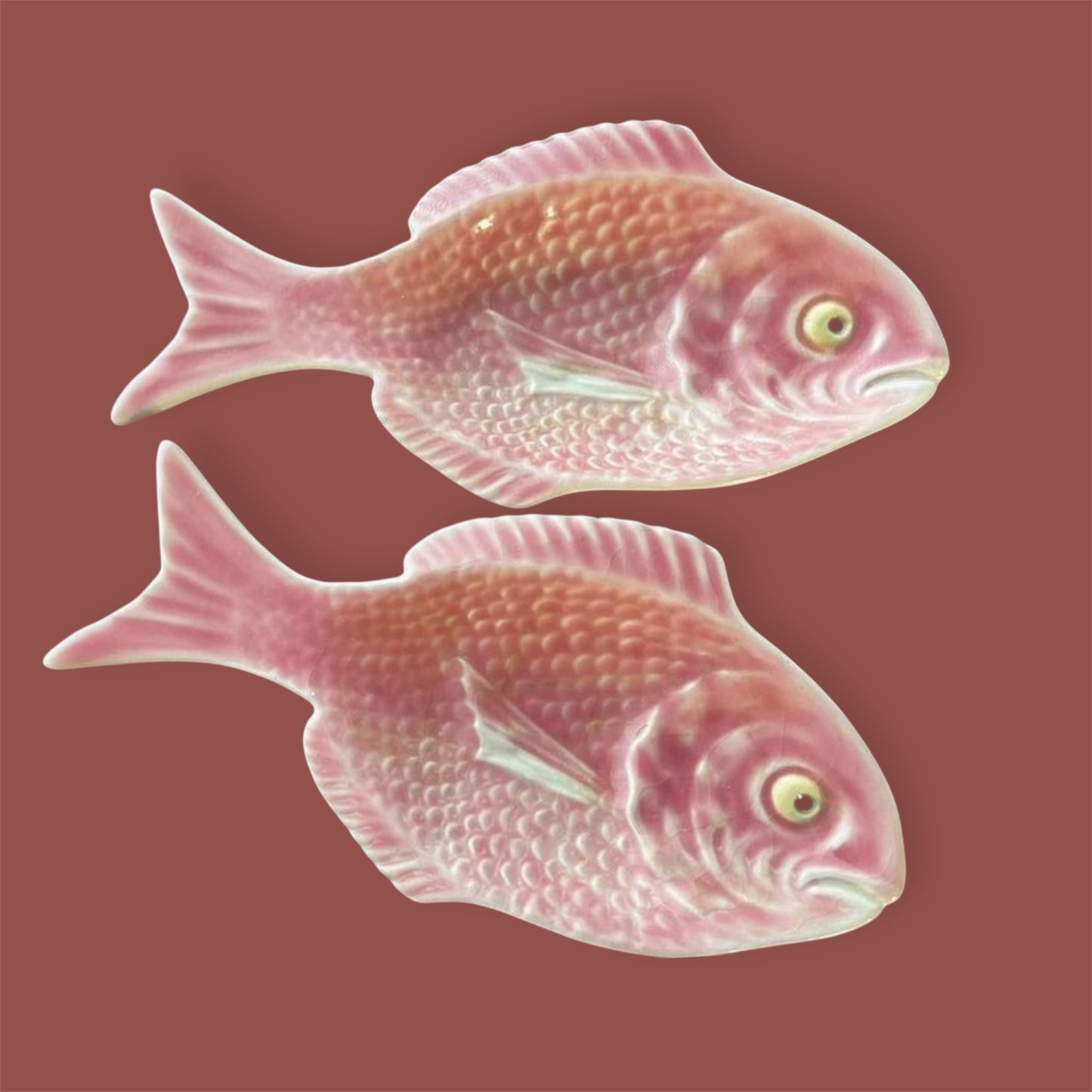 Set of 2 small vintage pink Bordallo Pinheiro (ansjo) fish servers faience