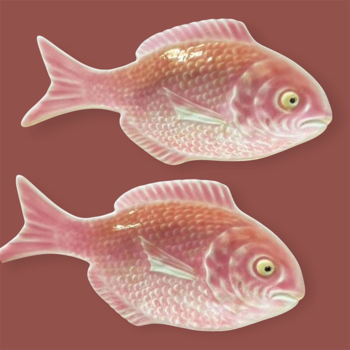 Set of 2 small vintage pink Bordallo Pinheiro (ansjo) fish servers faience