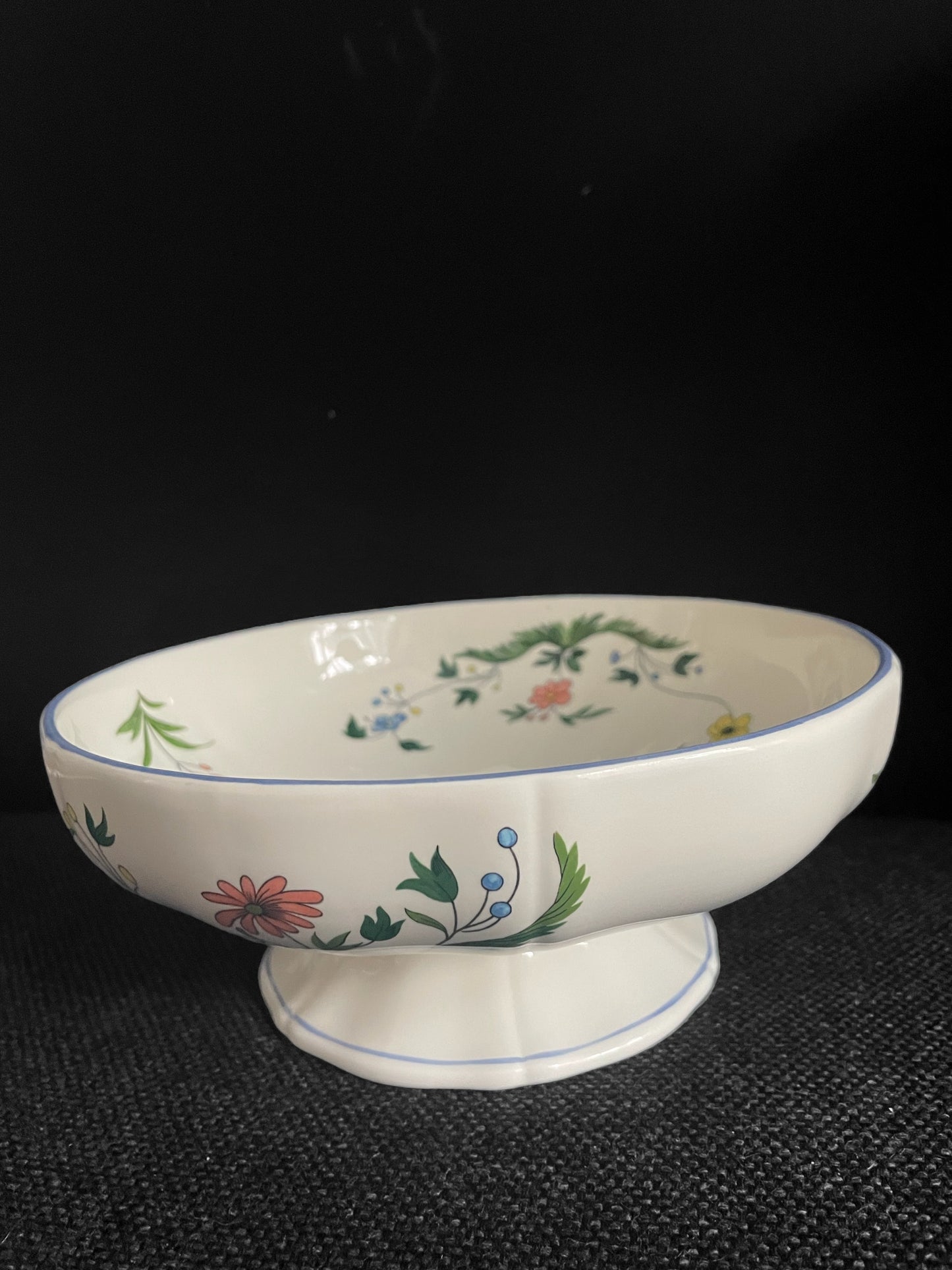 Gien Oiseaux de Paradis small footed salad bowl