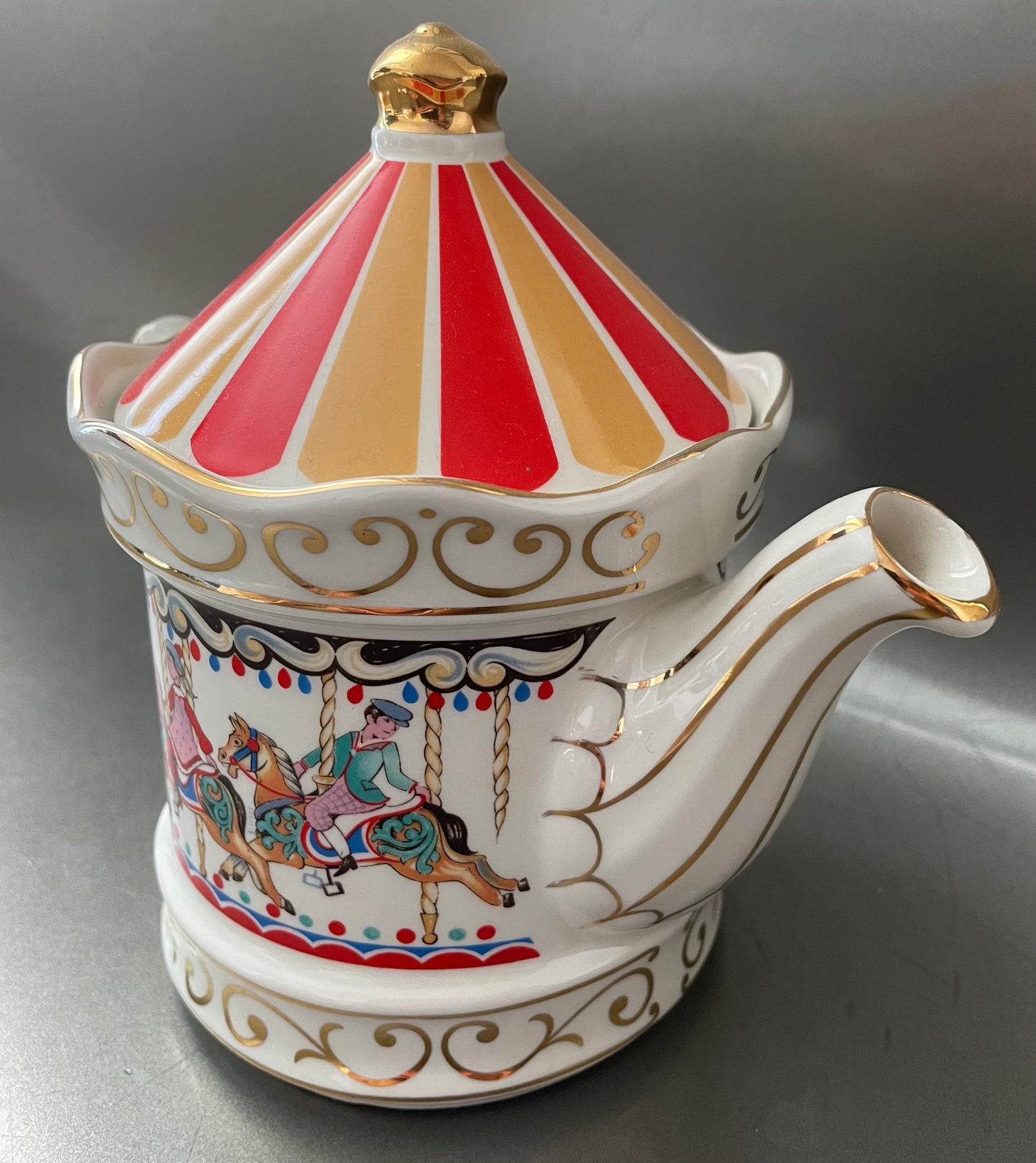 Sadler vintage teapot Caroussel